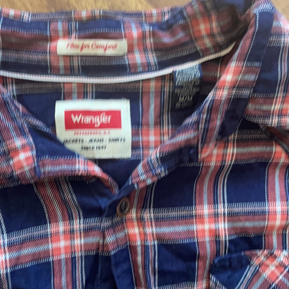 Wrangler button down - Picture 2 of 3
